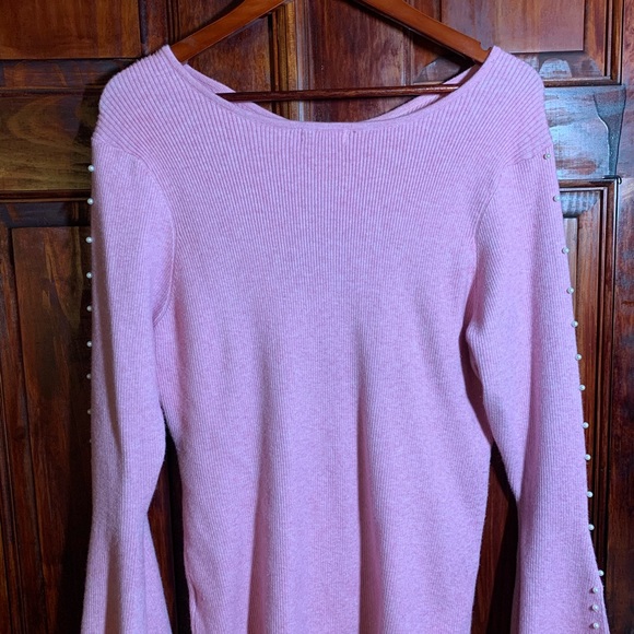 Ladies top - Picture 2 of 2